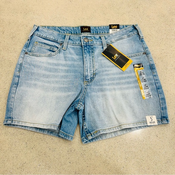 Lee Pants - Lee Legendary New Love Denim Shorts‎ Mid Rise Women’s Size 10 Medium, 5” Inseam